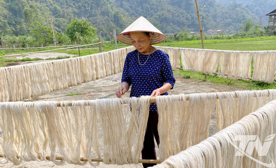 Thái Nguyên: Tiếng khung cửi vang trong lòng bản cũ Thái Nguyên: Tiếng khung cửi vang trong lòng bản cũ