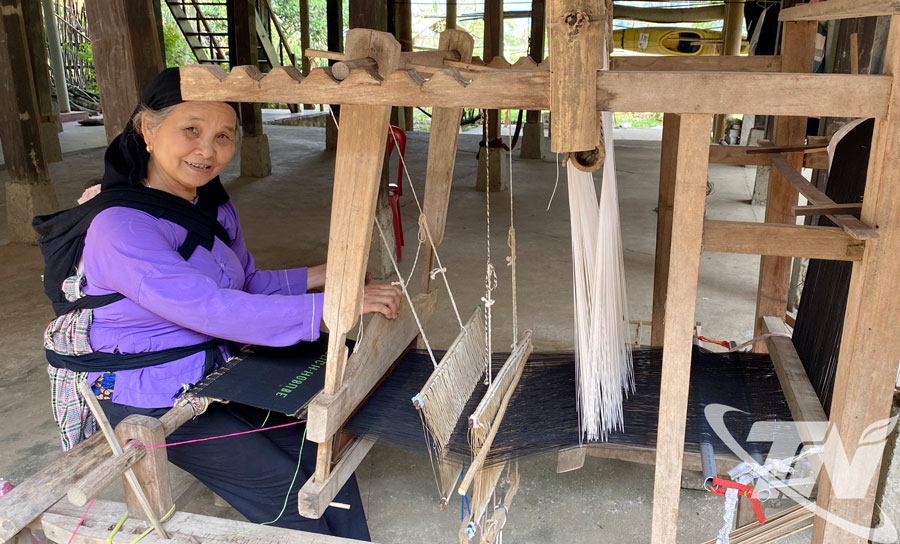 Thái Nguyên: Tiếng khung cửi vang trong lòng bản cũ Thái Nguyên: Tiếng khung cửi vang trong lòng bản cũ