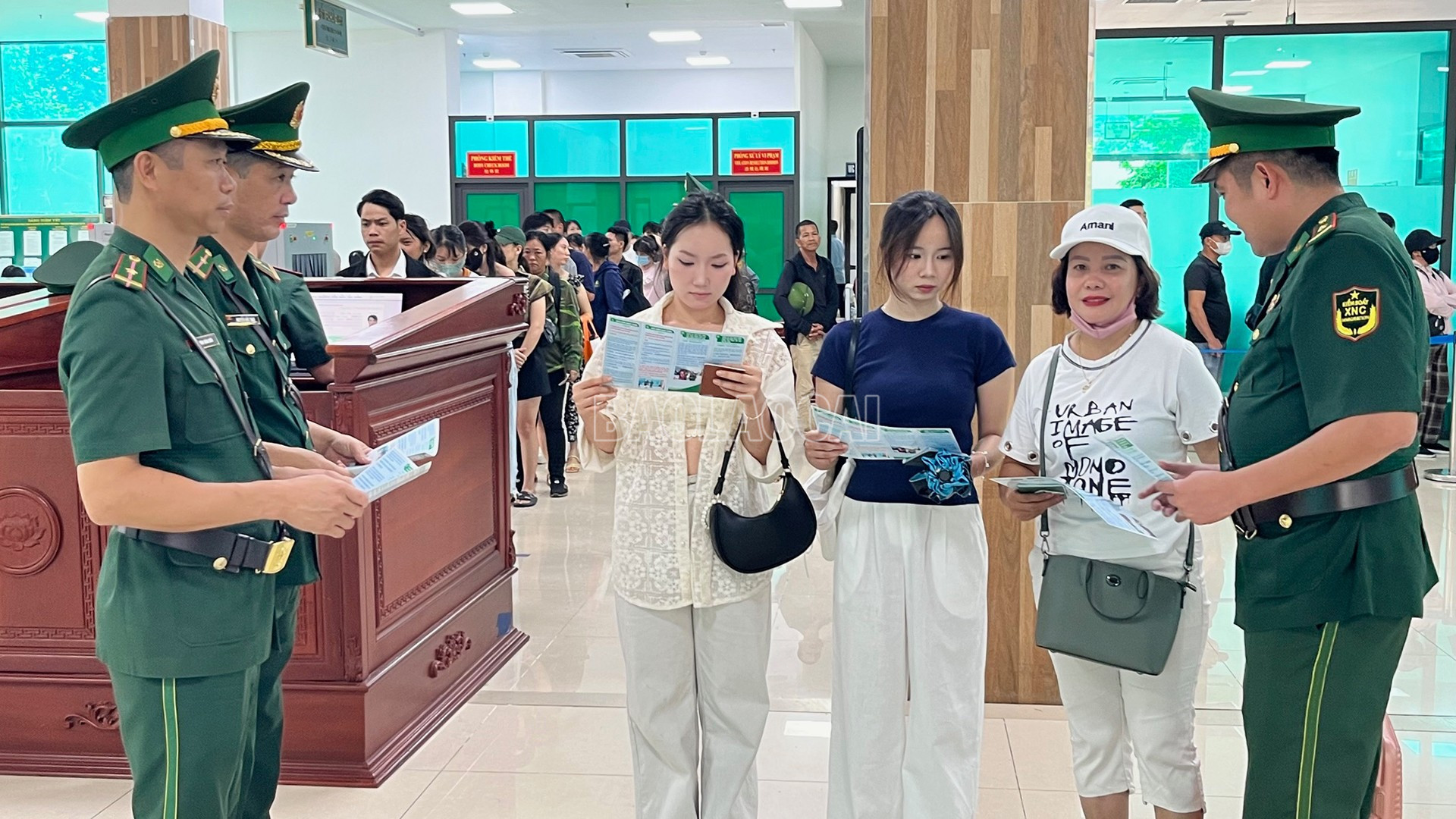 Lào Cai tăng cường phối hợp tuần tra kiểm soát đảm bảo an ninh biên giới Lào Cai tăng cường phối hợp tuần tra kiểm soát đảm bảo an ninh biên giới