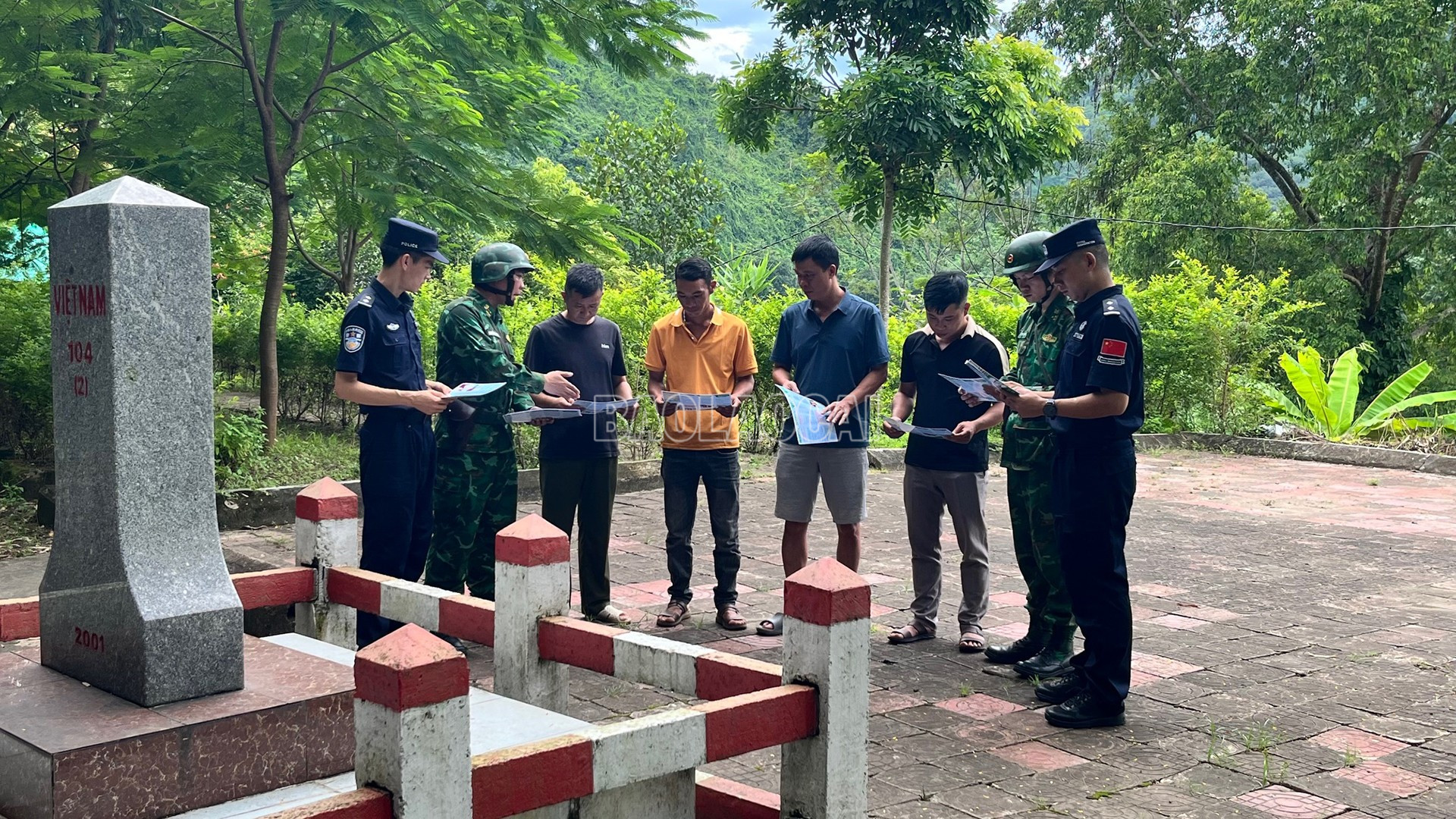 Lào Cai tăng cường phối hợp tuần tra kiểm soát đảm bảo an ninh biên giới Lào Cai tăng cường phối hợp tuần tra kiểm soát đảm bảo an ninh biên giới