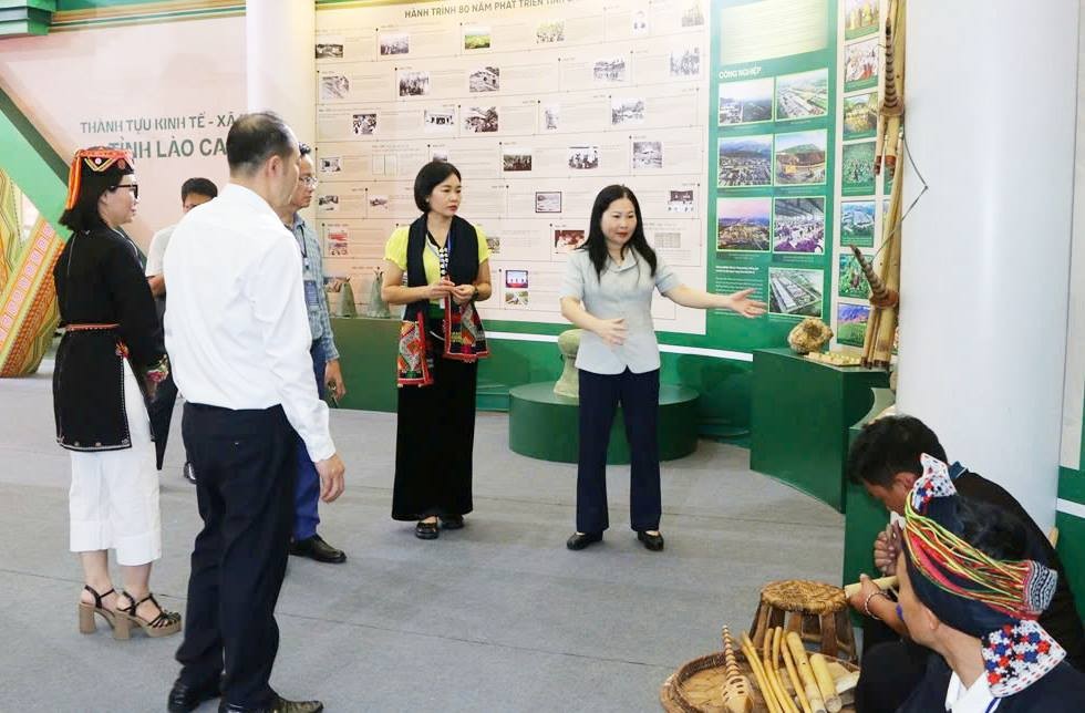 Lào Cai sẵn sàng cho Triển lãm thành tựu Đất nước Lào Cai sẵn sàng cho Triển lãm thành tựu Đất nước