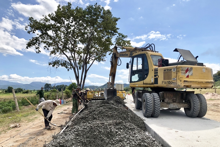 Krông Pa đẩy nhanh tiến độ các công trình trọng điểm ảnh 1