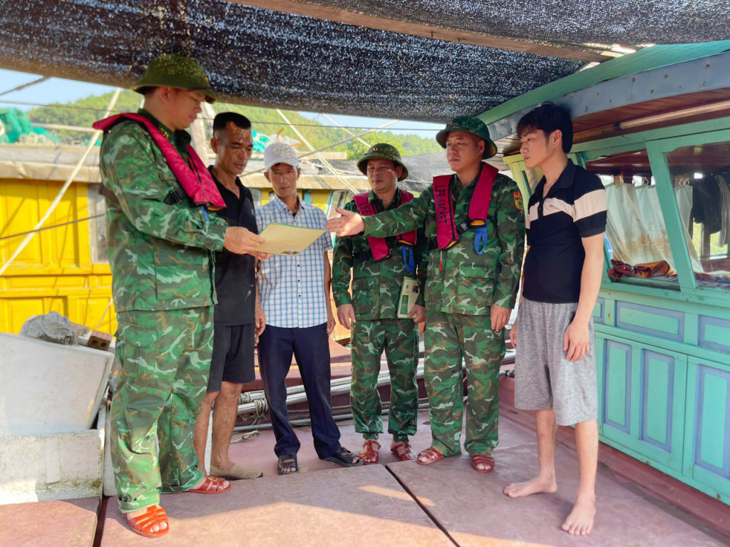 Quảng Ninh: Tuyên truyền chống khai thác IUU cho 215 ngư dân Quảng Ninh: Tuyên truyền chống khai thác IUU cho 215 ngư dân