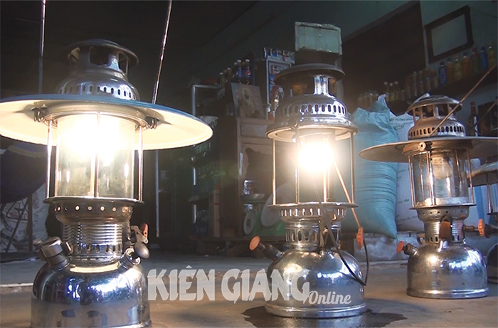 Kiên Giang: Chiếc đèn măng xông Kiên Giang: Chiếc đèn măng xông