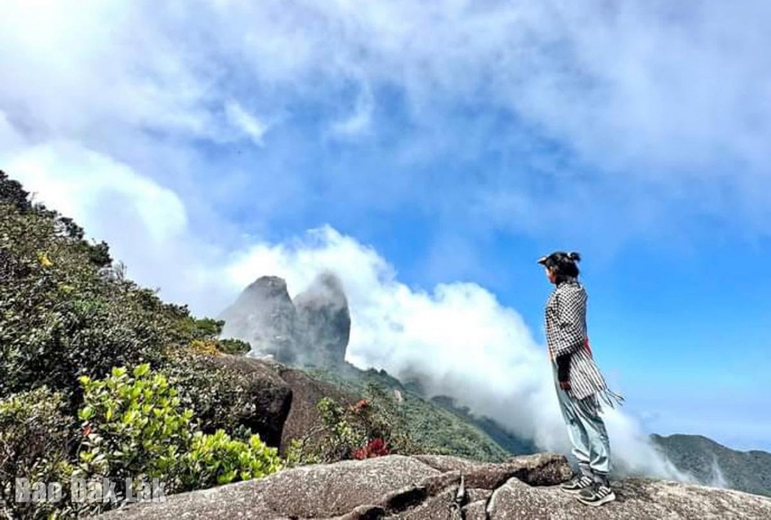 Đắk Lắk: Núi Vọng Phu - kiệt tác của thiên nhiên Đắk Lắk: Núi Vọng Phu kiệt tác của thiên nhiên