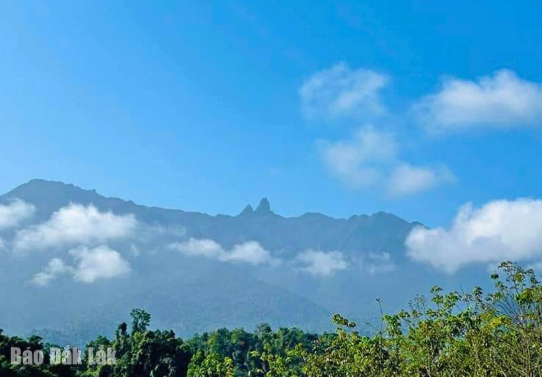 Đắk Lắk: Núi Vọng Phu - kiệt tác của thiên nhiên Đắk Lắk: Núi Vọng Phu kiệt tác của thiên nhiên