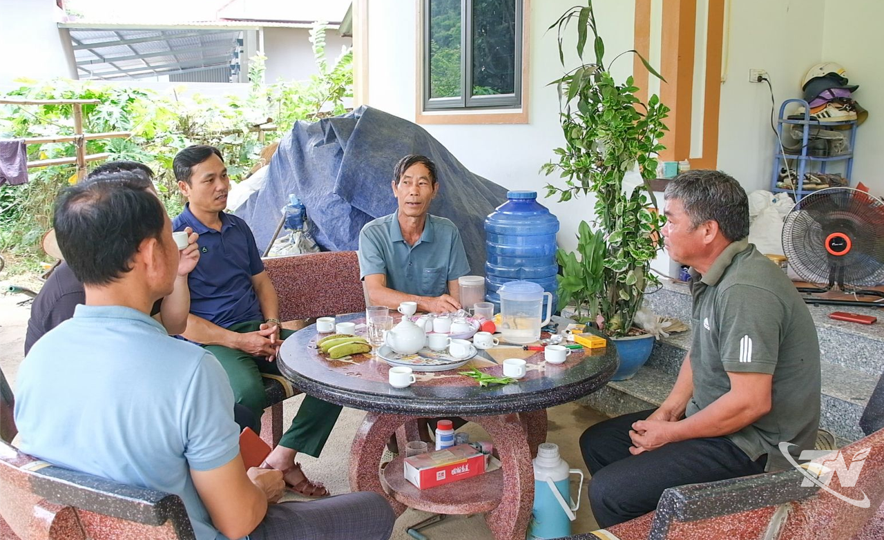Thái Nguyên: Người có uy tín - cầu nối của bản làng Thái Nguyên: Người có uy tín - cầu nối của bản làng