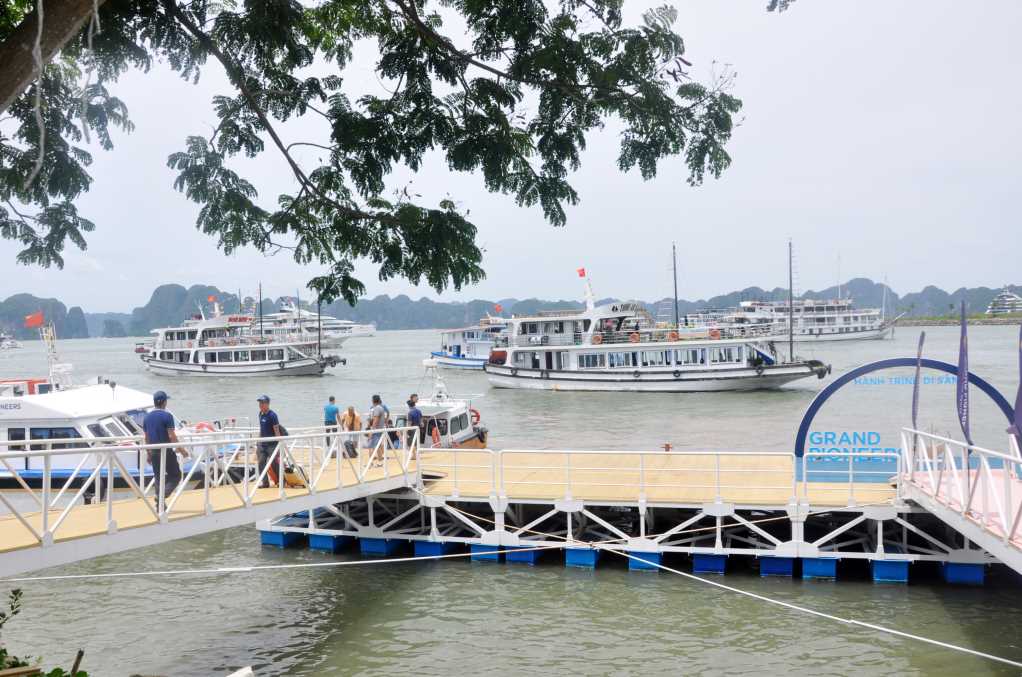 Quảng Ninh: Nâng cao chất lượng đội tàu du lịch trên Vịnh Hạ Long Quảng Ninh: Nâng cao chất lượng đội tàu du lịch trên Vịnh Hạ Long