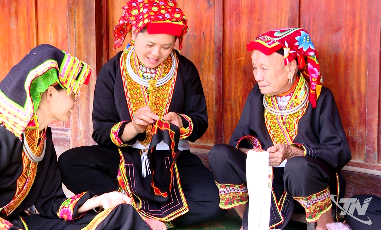 Thái Nguyên: Gìn giữ nghề thêu truyền thống của người Dao Lô Gang Thái Nguyên: Gìn giữ nghề thêu truyền thống của người Dao Lô Gang
