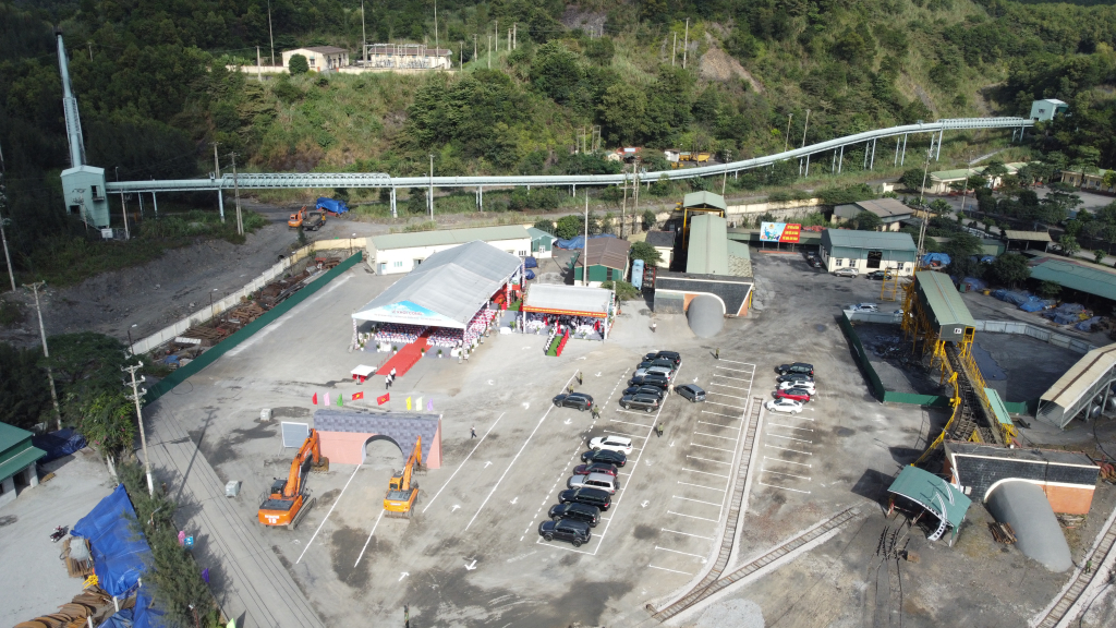 Quảng Ninh:Công ty Than Hòn Gai khởi công dự án khai thác xuống sâu dưới mức -220 mỏ Bình Minh Quảng Ninh:Công ty Than Hòn Gai khởi công dự án khai thác xuống sâu dưới mức -220 mỏ Bình Minh