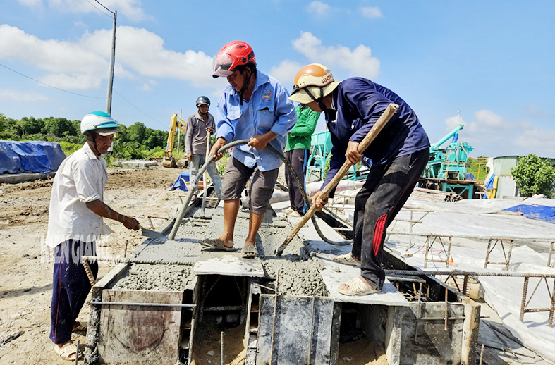 Kiên Giang: Công trình đường bộ ven biển Hòn Đất - Kiên Lương chậm tiến độ Kiên Giang: Công trình đường bộ ven biển Hòn Đất - Kiên Lương chậm tiến độ
