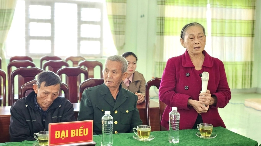 Bà Nguyễn Thị Thức (trú thị xã Hoài Nhơn, tỉnh Bình Định) kể về chiêu "mỹ nhân kế" để diệt ác tại Trại giam tù binh Pleiku. Ảnh: Phương Duyên Bà Nguyễn Thị Thức (trú thị xã Hoài Nhơn, tỉnh Bình Định) kể về chiêu "mỹ nhân kế" để diệt ác tại Trại giam tù binh Pleiku. Ảnh: Phương Duyên