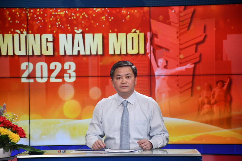 Ủy viên Trung ương Đảng - Bí thư Tỉnh ủy Lê Đức Thọ trả lời phỏng vấn. Ảnh: Hữu Hiệp