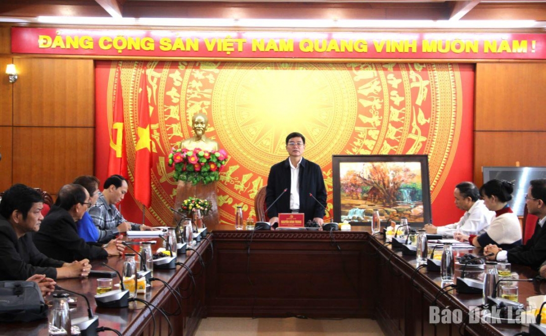Đắk Lắk: Bí thư Tỉnh ủy Nguyễn Đình Trung làm việc với Hội Văn học Nghệ thuật tỉnh