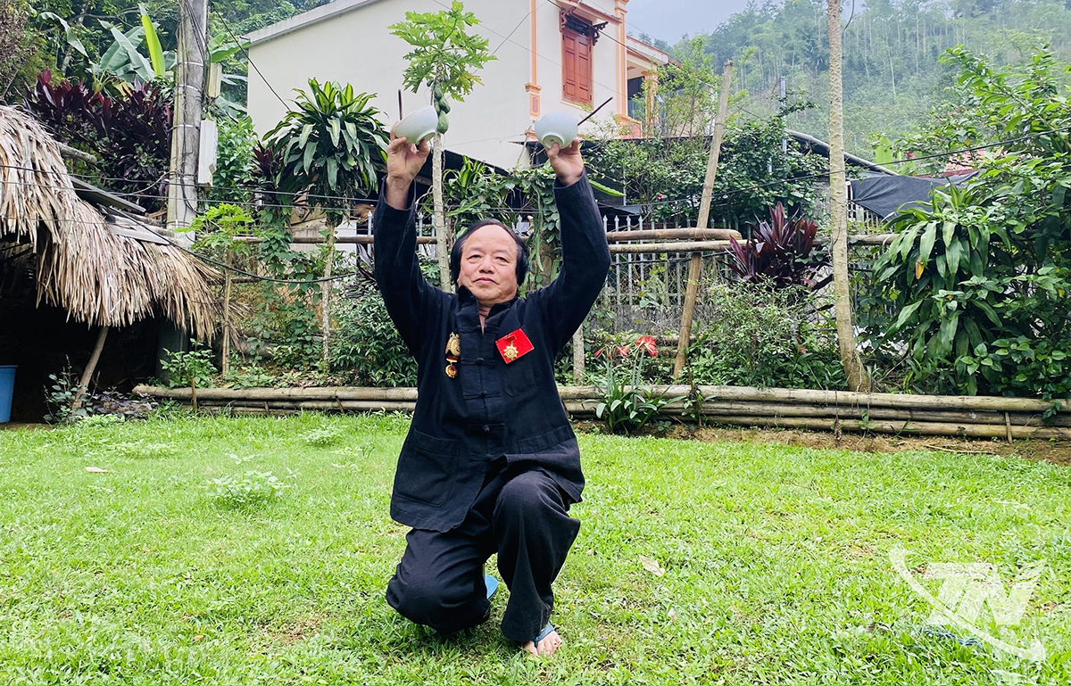 Thái Nguyên: Thân thương điệu múa bát