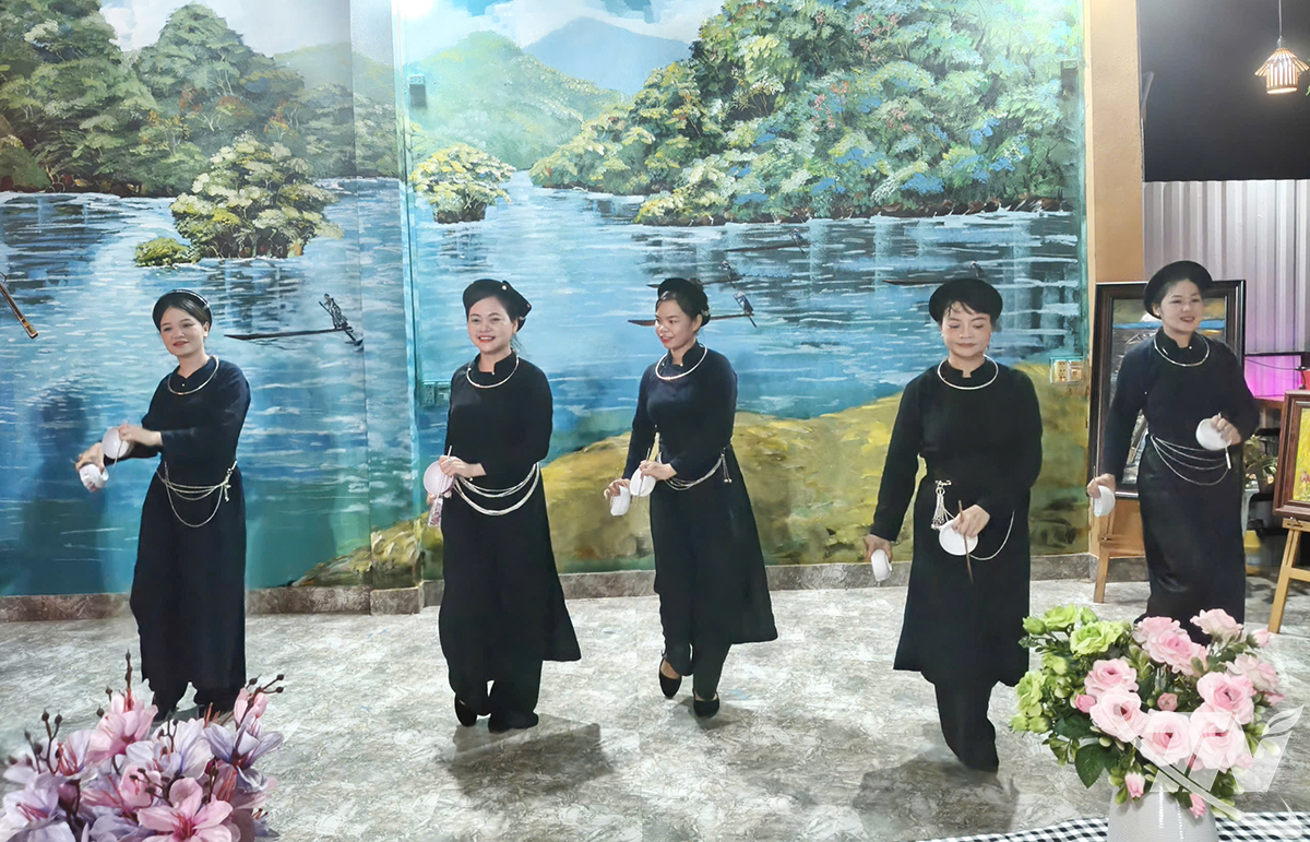 Thái Nguyên: Thân thương điệu múa bát