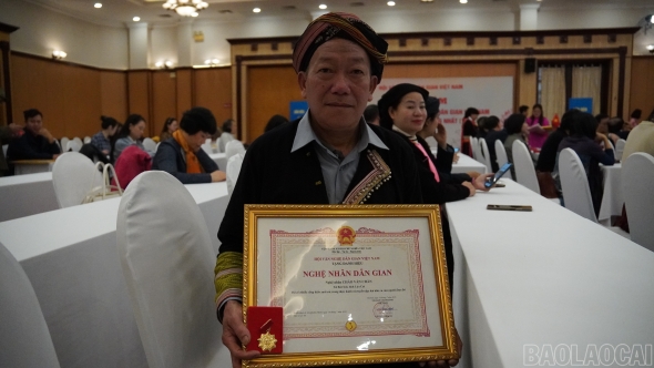 Lào Cai có 2 nghệ nhân dân gian được vinh danh