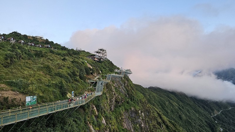 Khu du lịch Cầu kính Rồng Mây - “Kỳ quan - Tiên cảnh - Đất trời” Khu du lịch Cầu kính Rồng Mây - “Kỳ quan - Tiên cảnh - Đất trời”