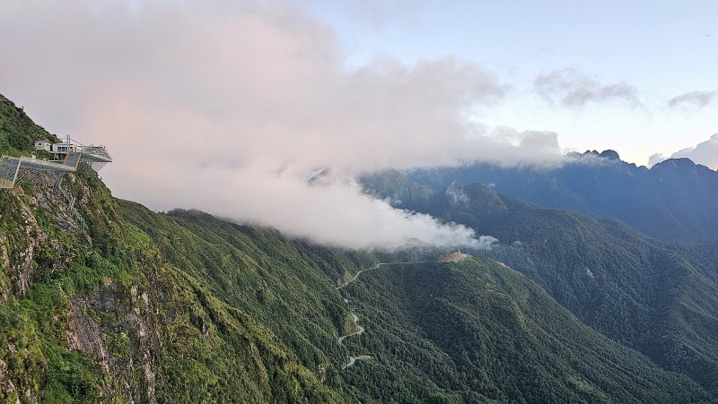 Khu du lịch Cầu kính Rồng Mây - “Kỳ quan - Tiên cảnh - Đất trời” Khu du lịch Cầu kính Rồng Mây - “Kỳ quan - Tiên cảnh - Đất trời”