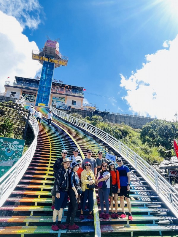 Cầu kính Rồng Mây: Ngỡ ngàng trước bức tranh non nước hữu tình Cầu kính Rồng Mây: Ngỡ ngàng trước bức tranh non nước hữu tình