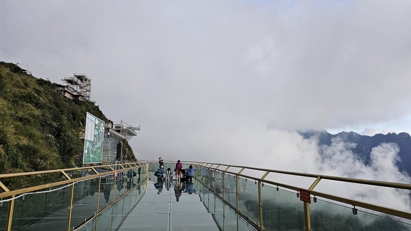 Khu du lịch Cầu kính Rồng Mây - “Kỳ quan - Tiên cảnh - Đất trời” Khu du lịch Cầu kính Rồng Mây - “Kỳ quan - Tiên cảnh - Đất trời”