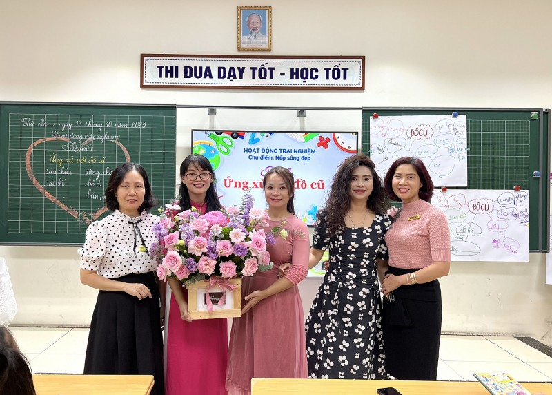 Hà Nội: Học sinh thích thú sáng tạo với môn Tiếng Việt dạy theo phương pháp mới Hà Nội: Học sinh thích thú sáng tạo với môn Tiếng Việt dạy theo phương pháp mới