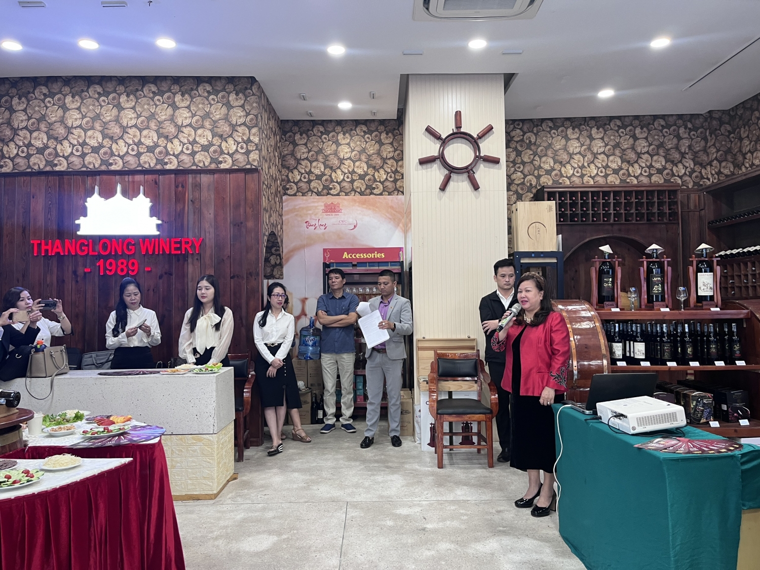 Trải nghiệm văn hóa vang tại Thăng Long Winery Trải nghiệm văn hóa vang tại Thăng Long Winery