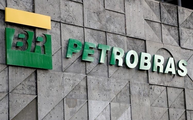 Petrobras giảm giá dầu diesel lần đầu tiên trong hơn 1 năm Petrobras giảm giá dầu diesel lần đầu tiên trong hơn 1 năm