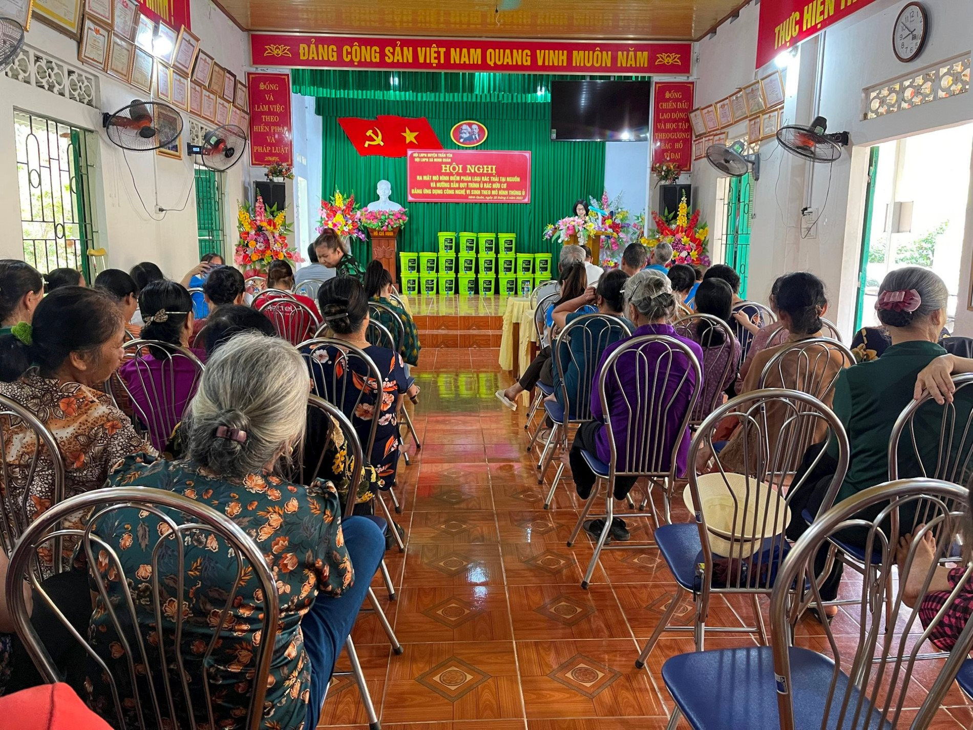 Yên Bái: Huyện Trấn Yên triển khai mô hình điểm phân loại rác thải tại nguồn Yên Bái: Huyện Trấn Yên triển khai mô hình điểm phân loại rác thải tại nguồn