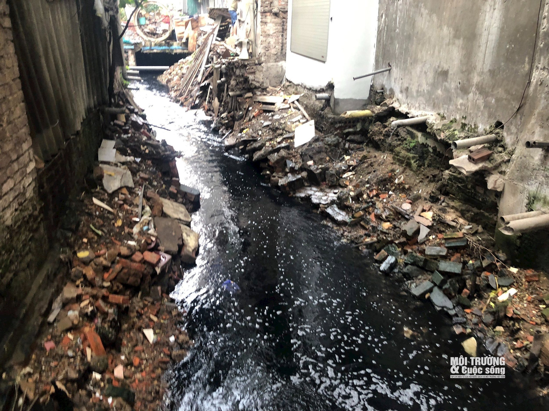 Hà Nội: Dự án cải tạo 3km mương Thụy Khuê kéo dài nhiều năm vẫn chưa hoàn thiện Hà Nội: Dự án cải tạo 3km mương Thụy Khuê kéo dài nhiều năm vẫn chưa hoàn thiện