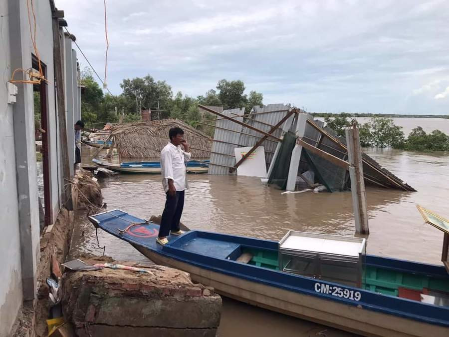 Cà Mau: Xin hỗ trợ khẩn cấp 222 tỷ đồng khắc phục gần 3km bờ sông bị sạt lở Cà Mau: Xin hỗ trợ khẩn cấp 222 tỷ đồng khắc phục gần 3km bờ sông bị sạt lở