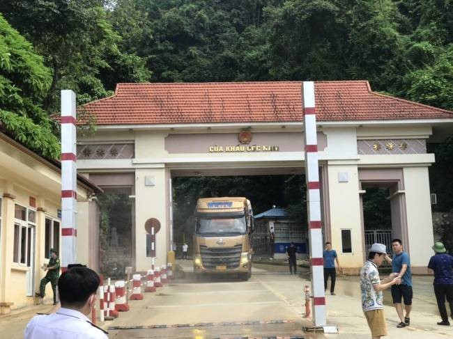 Cửa khẩu Cốc Nam (Lạng Sơn): 5 tấn hải sản đầu tiên được thông quan sang Trung Quốc