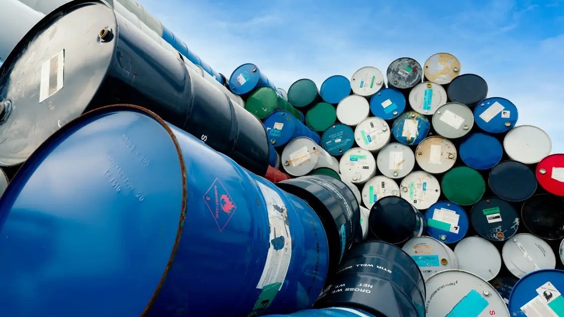 Giá xăng dầu ngày 19/2: Nới dài đà tăng do gián đoạn nguồn cung