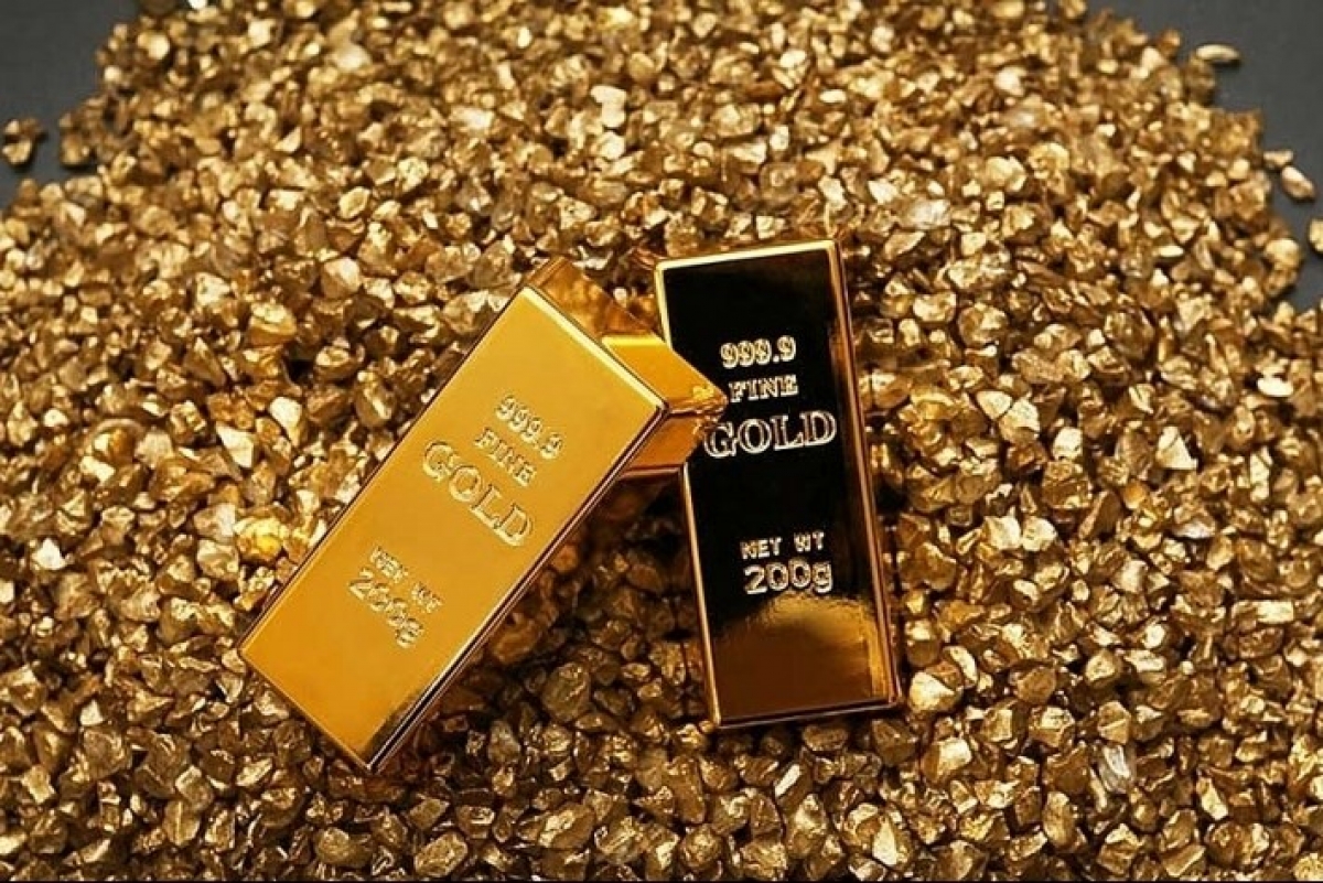 Giá vàng hôm nay 17/5: Thế giới giảm mạnh, trượt ngưỡng 2.000 USD/ounce
