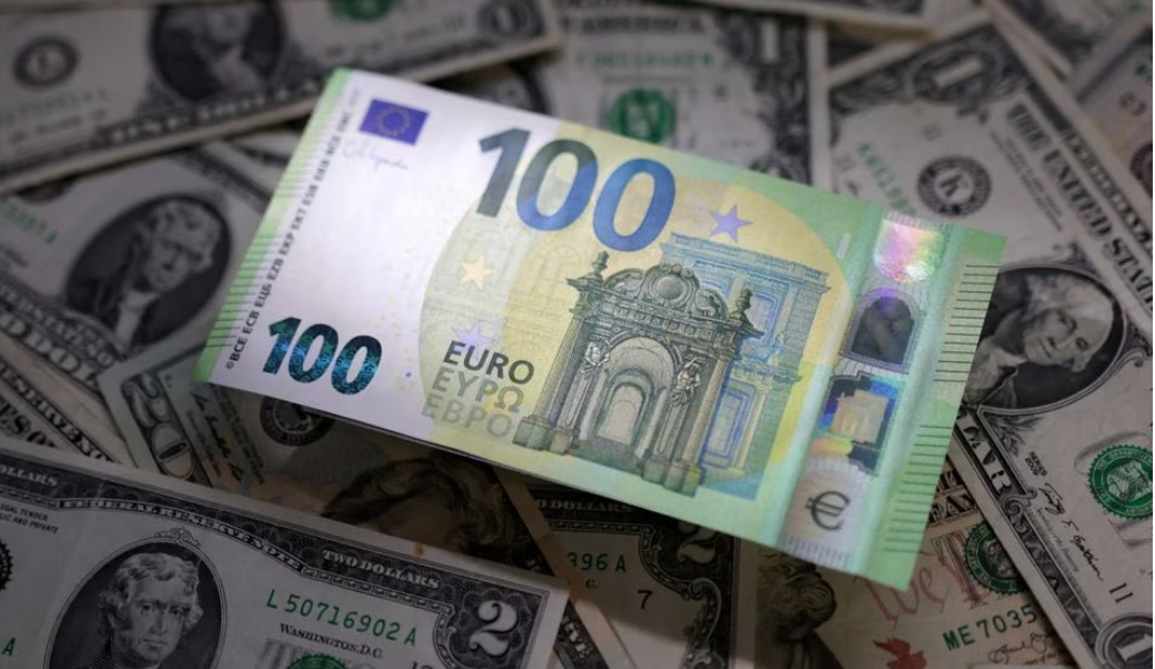 Tỷ giá USD hôm nay 16-6: Trong nước tăng, thế giới lao dốc