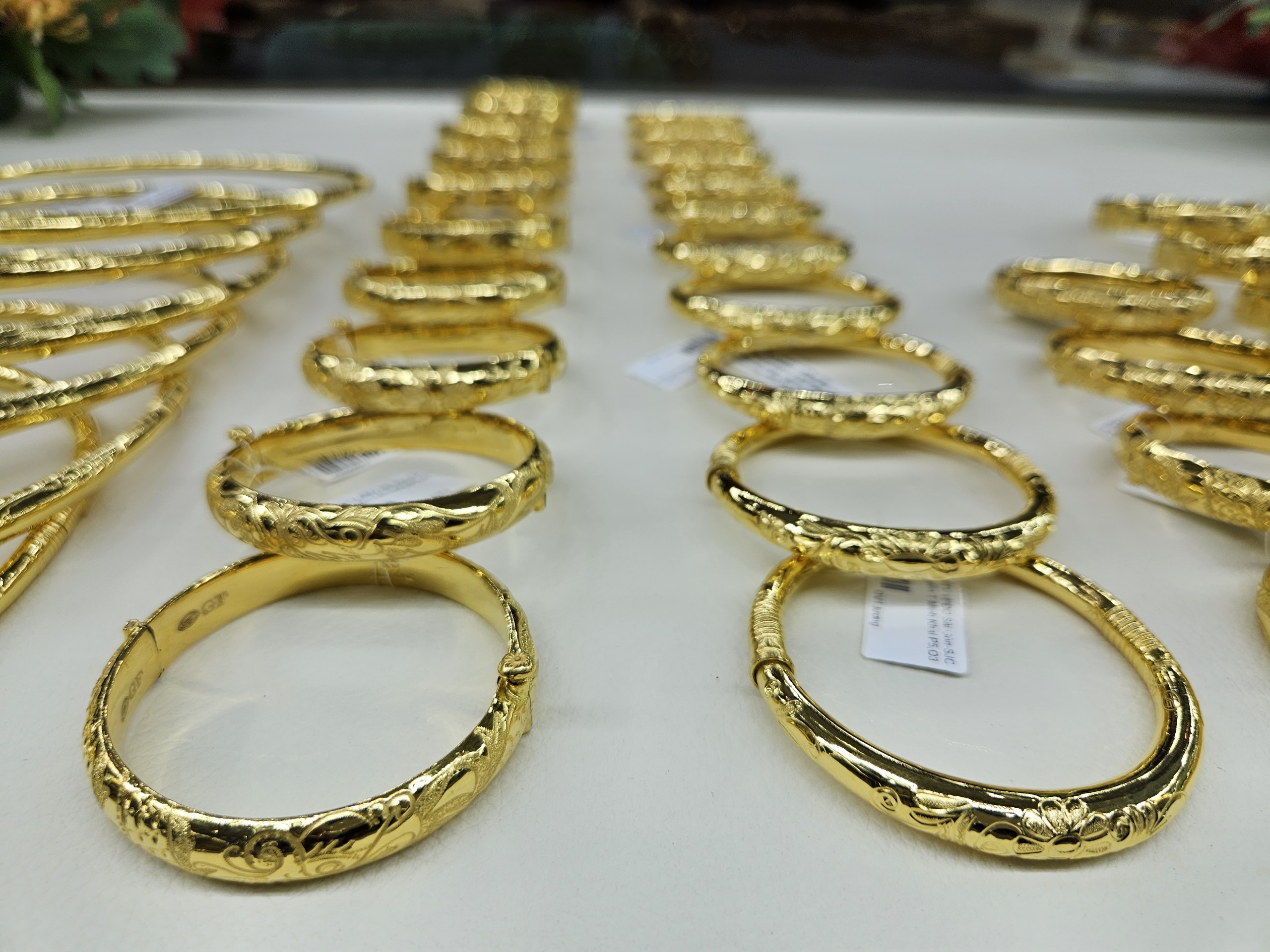 Giá vàng hôm nay 7/11: Vàng nhẫn tiếp đà giảm mạnh