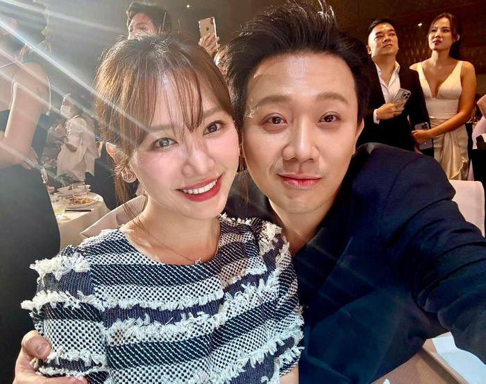 C&oacute; thể l&agrave; h&igrave;nh ảnh về 4 người v&agrave; t&oacute;c m&aacute;i