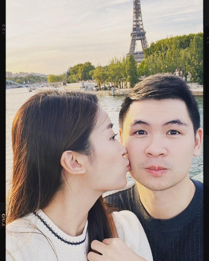 Khung h&igrave;nh hiếm hoi của Đỗ Mỹ Linh b&ecirc;n cạnh chồng thiếu gia v&agrave; con g&aacute;i khiến netizen 'bấn loạn' Ảnh 3