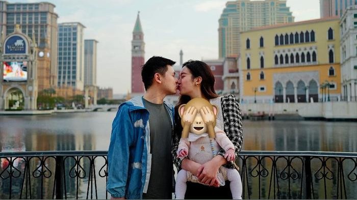 Khung hình hiếm hoi của Đỗ Mỹ Linh bên cạnh chồng thiếu gia và con gái khiến netizen "bấn loạn"