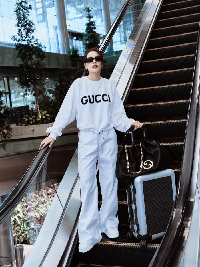 C&oacute; thể l&agrave; h&igrave;nh ảnh về 1 người v&agrave; văn bản