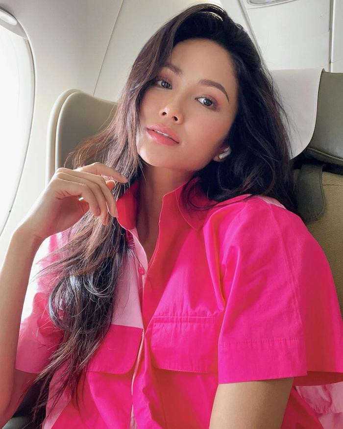 Tiếp tục gặp sự cố ở s&acirc;n bay, H'Hen Ni&ecirc; l&ecirc;n mạng x&atilde; hội than thở Ảnh 7