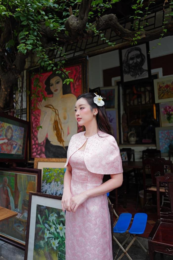 Đỗ Mỹ Linh l&ecirc;n đồ đ&oacute;n Tết, visual mẹ bỉm sang chảnh nhất nh&igrave; Vbiz khiến d&acirc;n t&igrave;nh xu&yacute;t xoa Ảnh 2