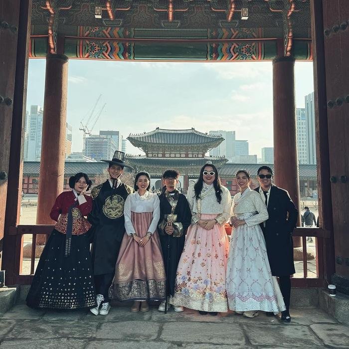 Lâm Bảo Châu niềm nở khi nhắc về con trai Lệ Quyên Lâm Bảo Châu niềm nở khi nhắc về con trai Lệ Quyên Ảnh 2