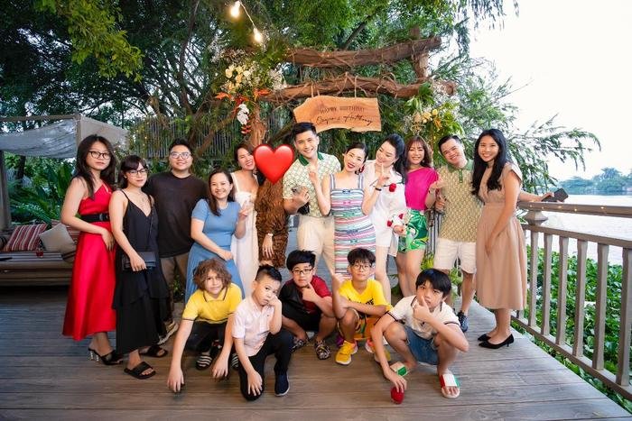 Lâm Bảo Châu niềm nở khi nhắc về con trai Lệ Quyên Không có mô tả ảnh.