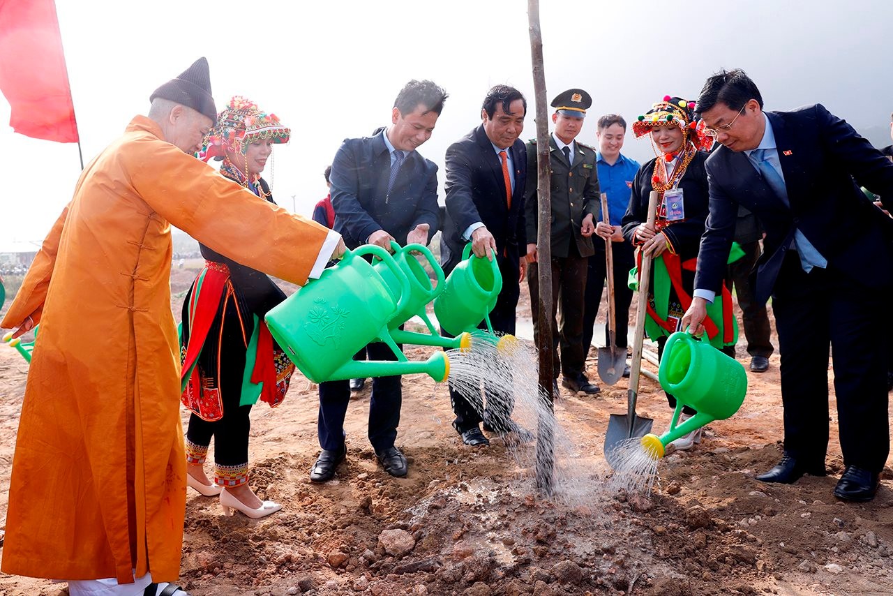 Bộ T&amp;agrave;i nguy&amp;ecirc;n v&amp;agrave; M&amp;ocirc;i trường ph&amp;aacute;t động Tết trồng c&amp;acirc;y 2024 - Ảnh 2