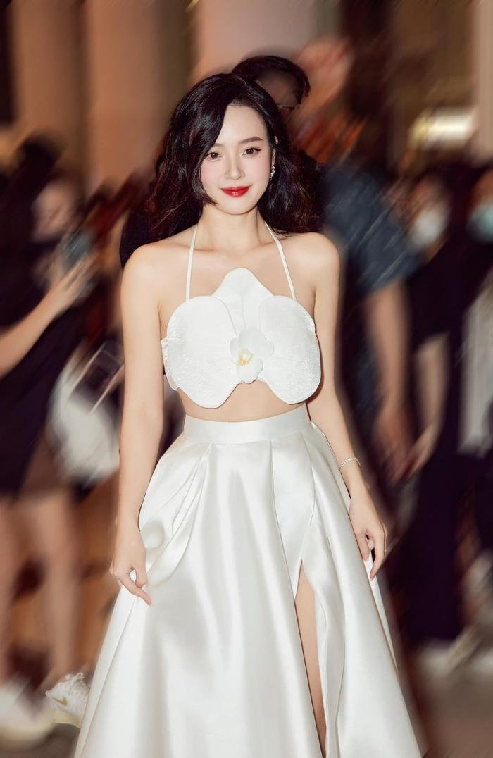 Midu phản ứng ra sao khi bị "réo tên" vì có một điểm giống với Lưu Diệc Phi?