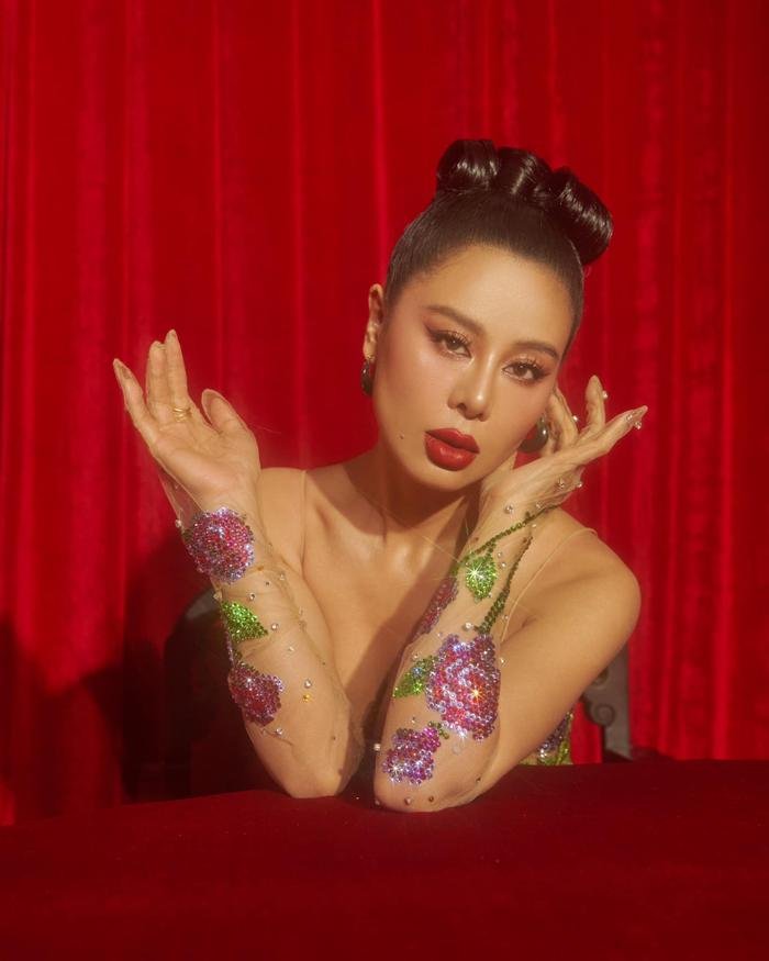 Nam Thư "nổi đoá", gay gắt đáp trả khi bị chê "già teo tóp"