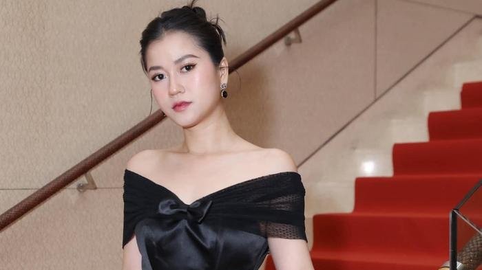 Lâm Vỹ Dạ lên tiếng đính chính nghi vấn can thiệp "dao kéo" để nâng cấp nhan sắc