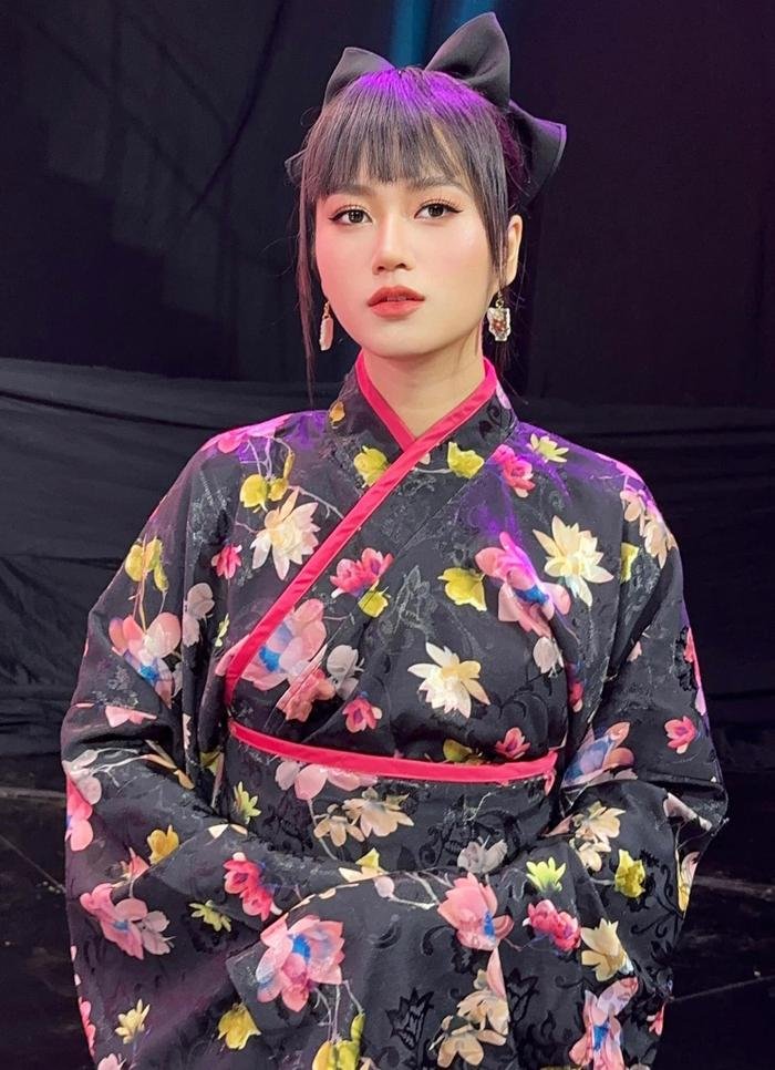 Lâm Vỹ Dạ lên tiếng đính chính nghi vấn can thiệp "dao kéo" để nâng cấp nhan sắc Lâm Vỹ Dạ lên tiếng đính chính nghi vấn can thiệp "dao kéo" để nâng cấp nhan sắc