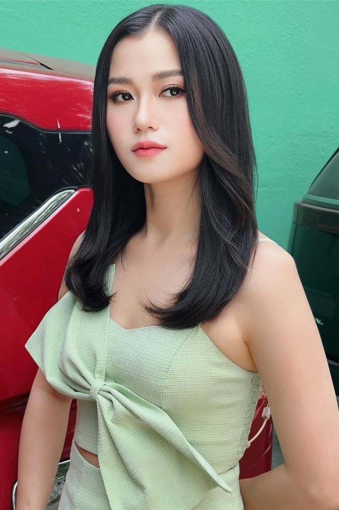 Lâm Vỹ Dạ lên tiếng đính chính nghi vấn can thiệp "dao kéo" để nâng cấp nhan sắc Lâm Vỹ Dạ lên tiếng đính chính nghi vấn can thiệp "dao kéo" để nâng cấp nhan sắc